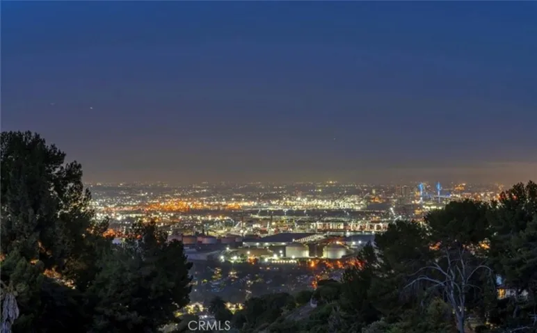 15 Coach Road, Rancho Palos Verdes, California 90275