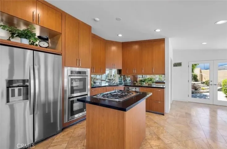 15 Coach Road, Rancho Palos Verdes, California 90275