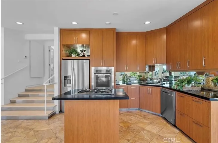 15 Coach Road, Rancho Palos Verdes, California 90275