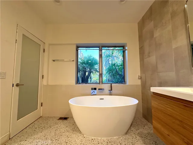 15 Coach Road, Rancho Palos Verdes, California 90275