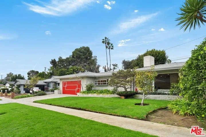5917 S Le Doux Road, Los Angeles, California 90056