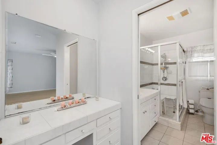 5917 S Le Doux Road, Los Angeles, California 90056