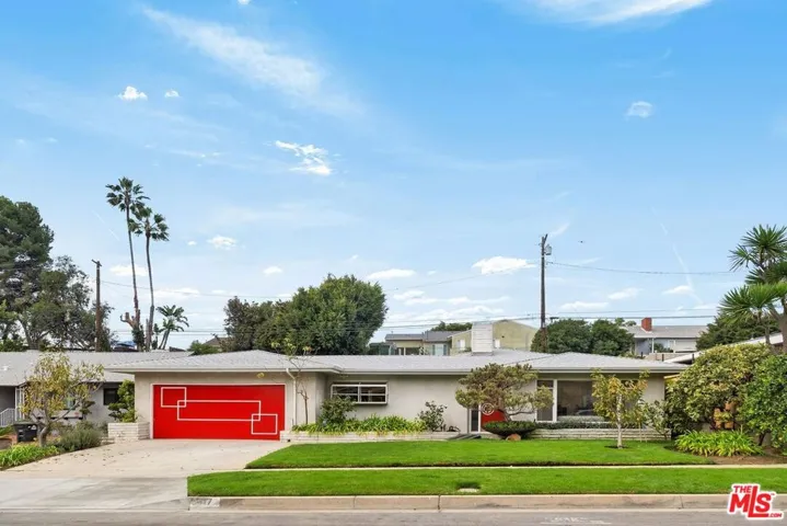 5917 S Le Doux Road, Los Angeles, California 90056