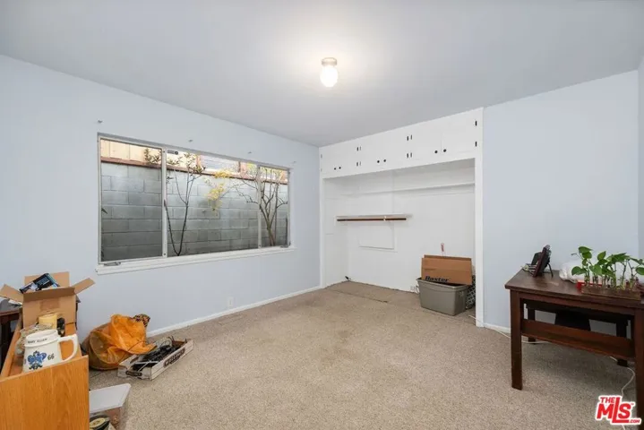 5917 S Le Doux Road, Los Angeles, California 90056