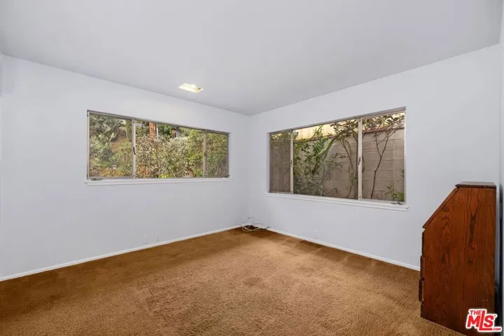 5917 S Le Doux Road, Los Angeles, California 90056