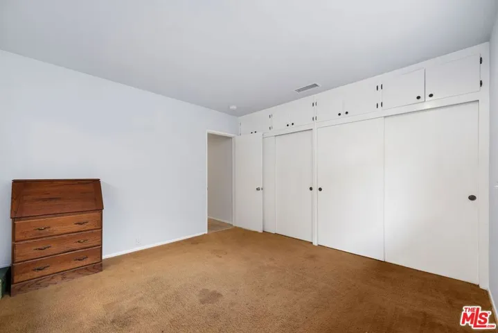 5917 S Le Doux Road, Los Angeles, California 90056