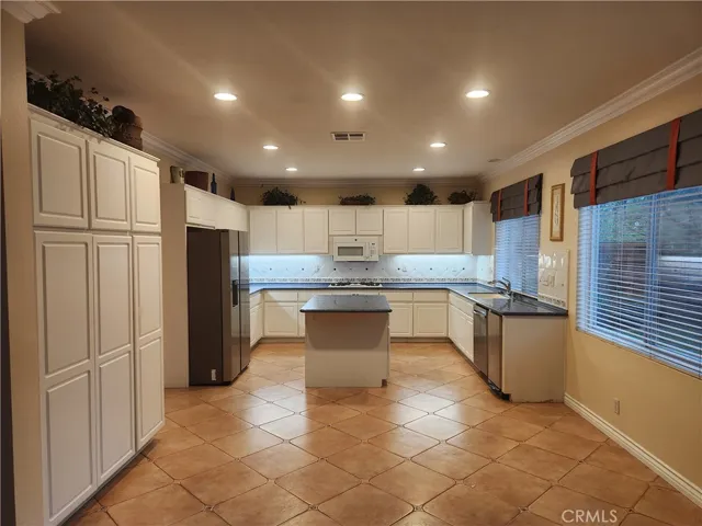 8750 E Cloudview Way, Anaheim Hills, California 92808