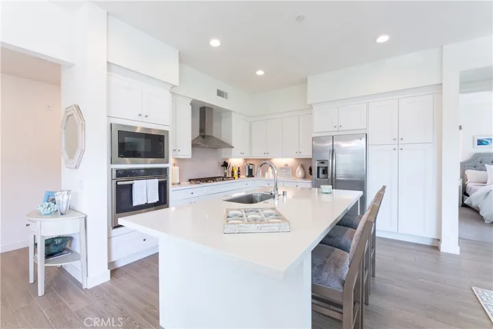 Gorgeous kitchen, open concept.