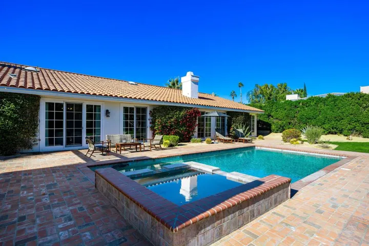 Pool & Spa