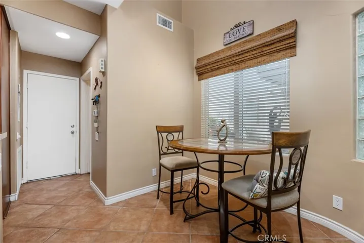 Kitchen eating area
