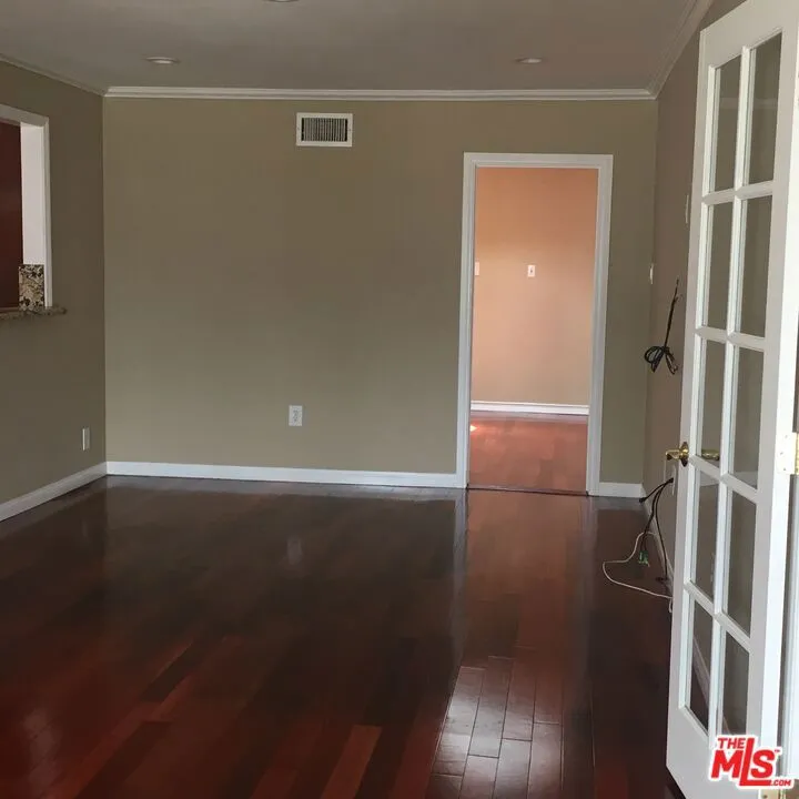 1653 W 83rd Street, Los Angeles, California 90047 home-pic-3