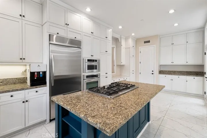 4671 Wellfleet Drive, Huntington Beach, California 92649