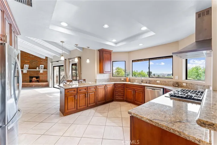 1710 Pueblo Crest Lane, La Habra Heights, California 90631
