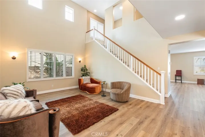 This bright and inviting living area and open layout perfect for relaxation and entertaining.
