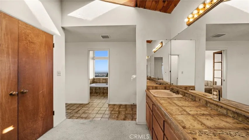 68 Rockinghorse Road, Rancho Palos Verdes, California 90275