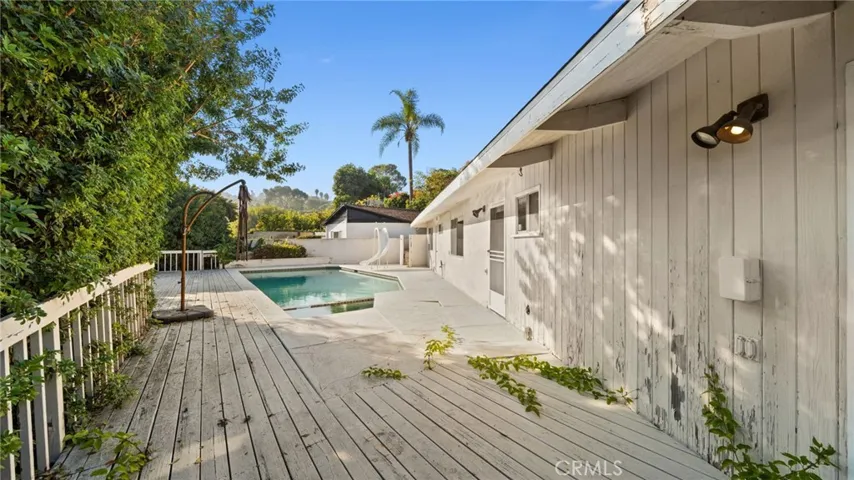 68 Rockinghorse Road, Rancho Palos Verdes, California 90275