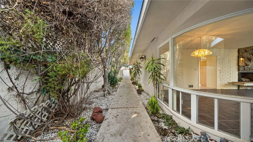 68 Rockinghorse Road, Rancho Palos Verdes, California 90275