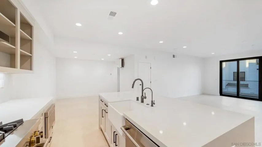 1503 Livorno Pl. 209, Encinitas, California 92024