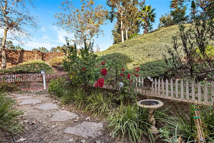 2 Chickadee Lane, Aliso Viejo, California 92656