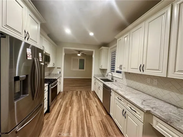 14950 Texaco Ave, Paramount, California 90723
