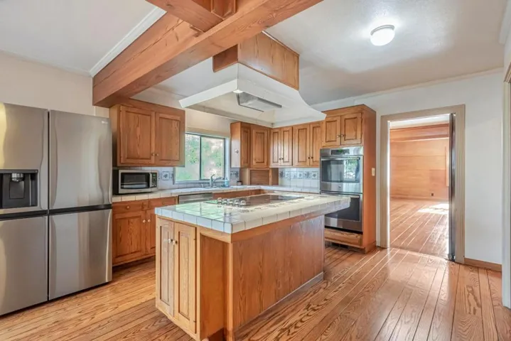 2910 Hillside Drive, Burlingame, California 94010