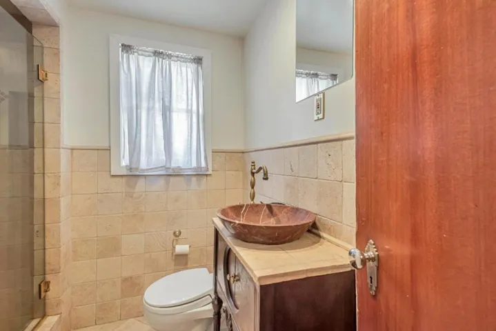 2910 Hillside Drive, Burlingame, California 94010