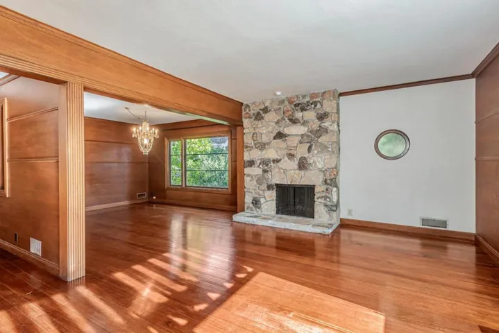 2910 Hillside Drive, Burlingame, California 94010