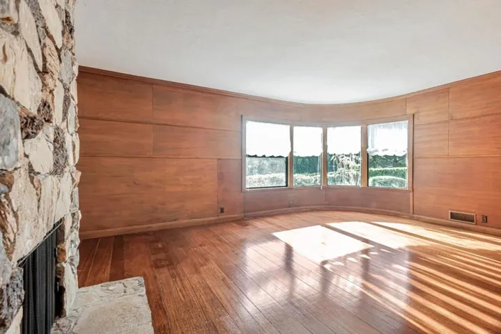 2910 Hillside Drive, Burlingame, California 94010