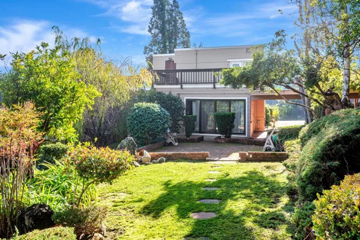 2910 Hillside Drive, Burlingame, California 94010