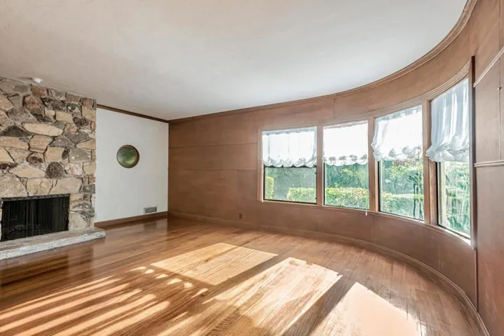 2910 Hillside Drive, Burlingame, California 94010