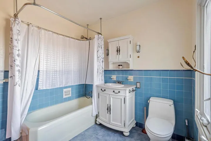 2910 Hillside Drive, Burlingame, California 94010