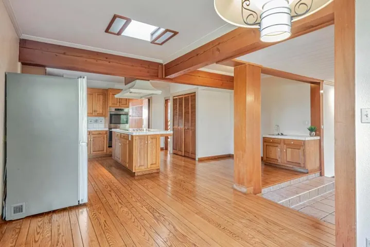 2910 Hillside Drive, Burlingame, California 94010