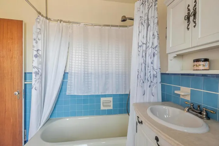 2910 Hillside Drive, Burlingame, California 94010