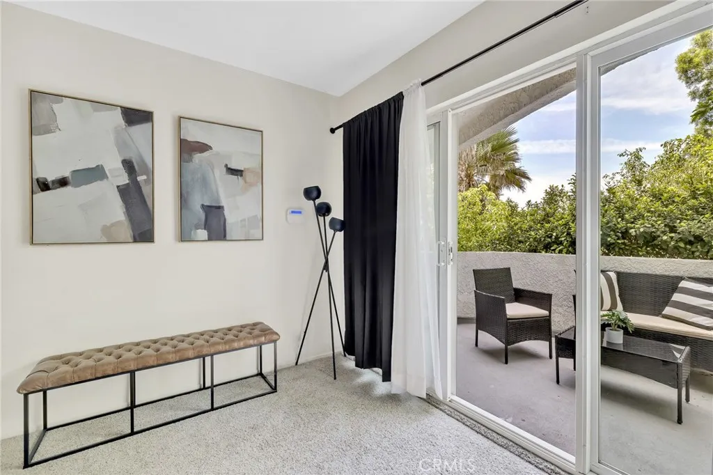 4939 Medina Drive, Woodland Hills, California 91364 home-pic-21