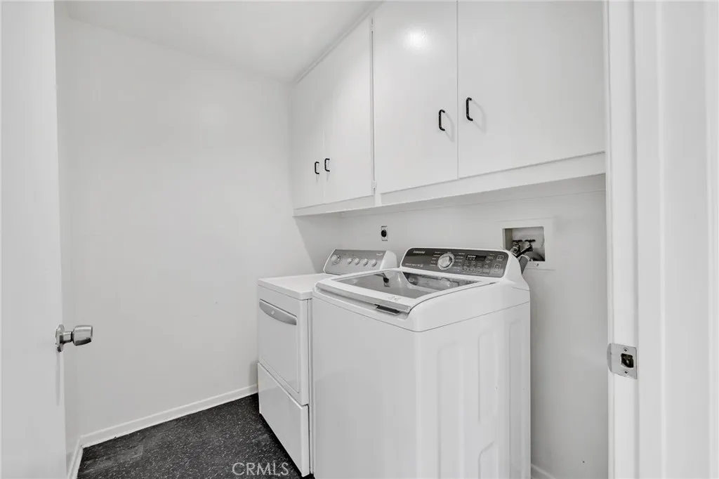 4939 Medina Drive, Woodland Hills, California 91364 home-pic-40