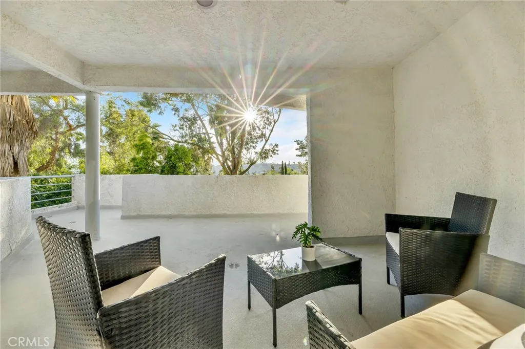 4939 Medina Drive, Woodland Hills, California 91364 home-pic-29