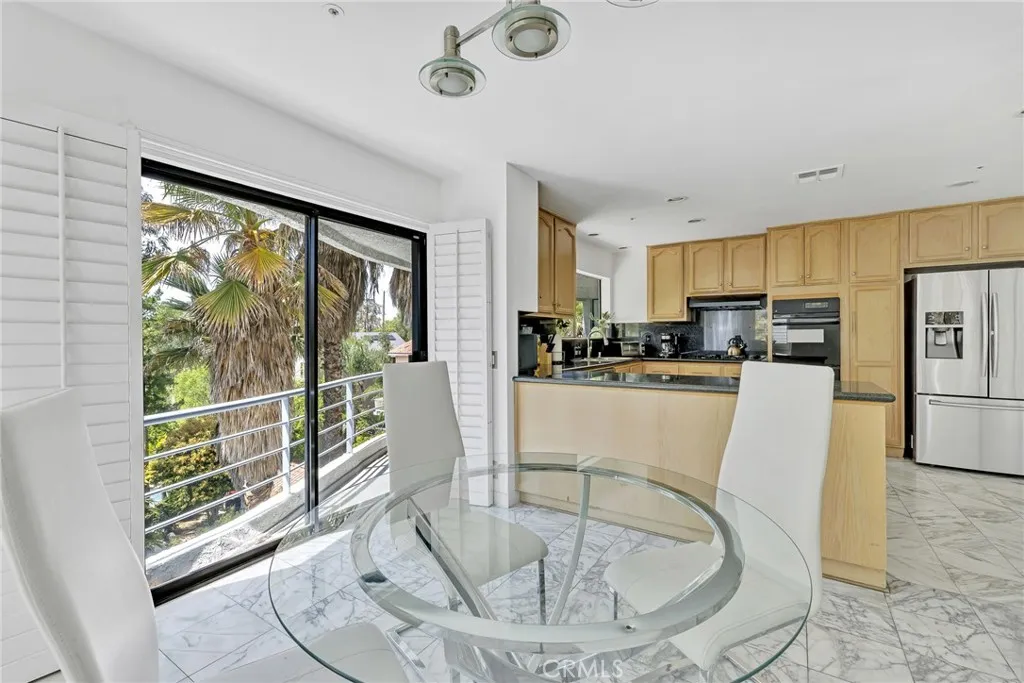 4939 Medina Drive, Woodland Hills, California 91364 home-pic-15