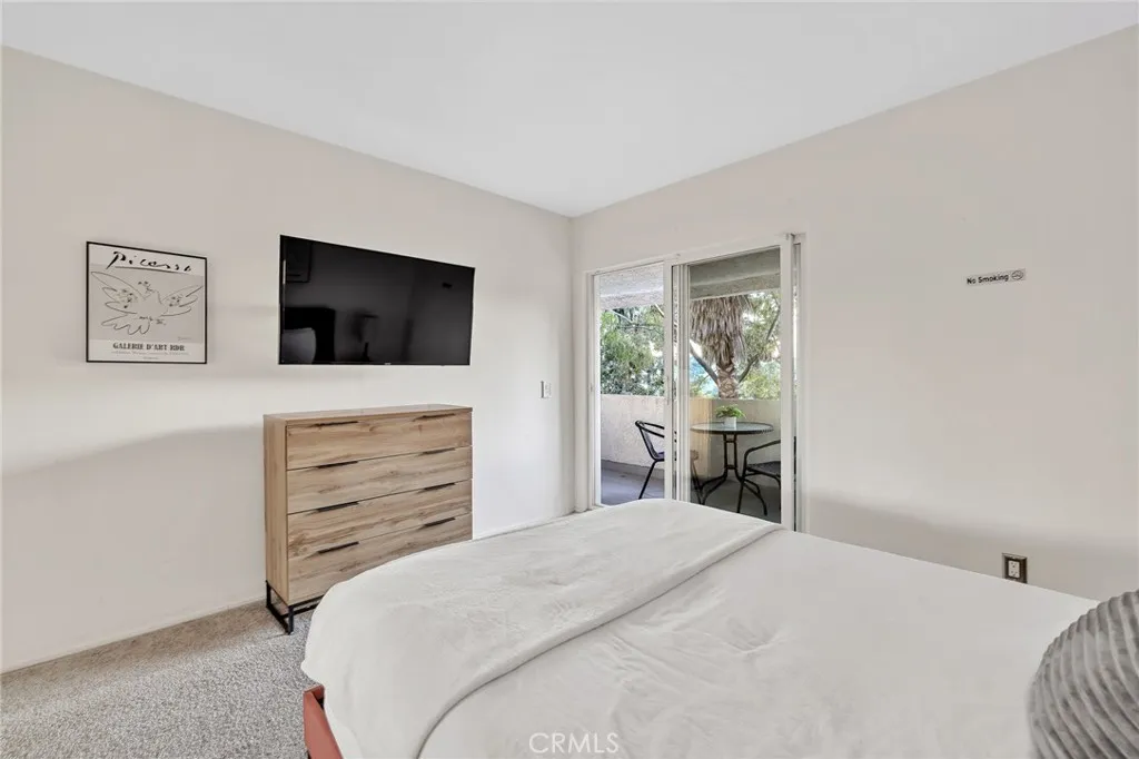 4939 Medina Drive, Woodland Hills, California 91364 home-pic-33