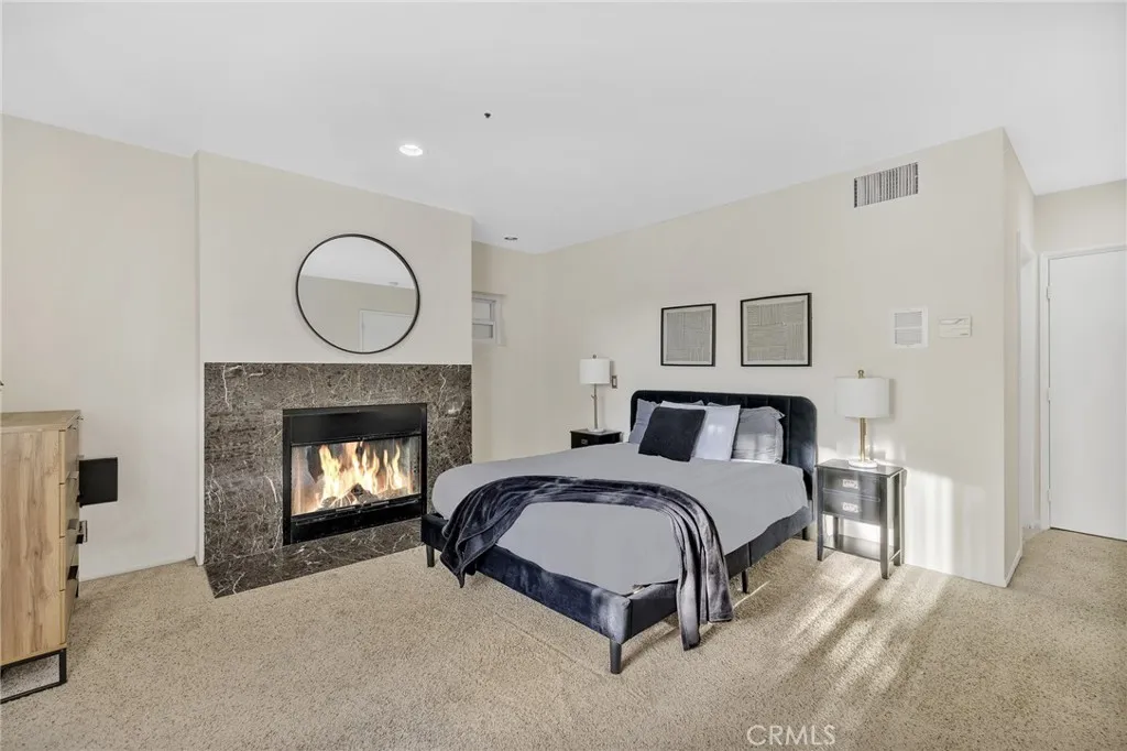 4939 Medina Drive, Woodland Hills, California 91364 home-pic-19