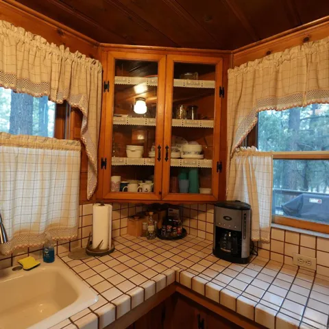 255 Pine Ln, Sugarloaf, California 92386