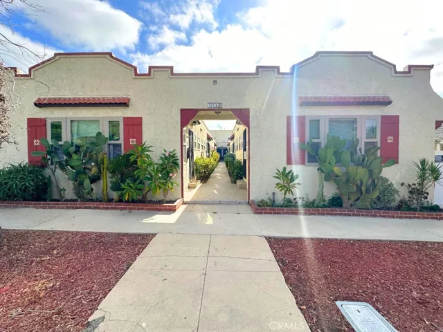 1360 Euclid Avenue, Long Beach, California 90804