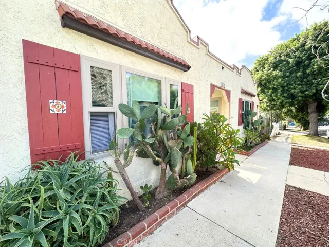 1360 Euclid Avenue, Long Beach, California 90804