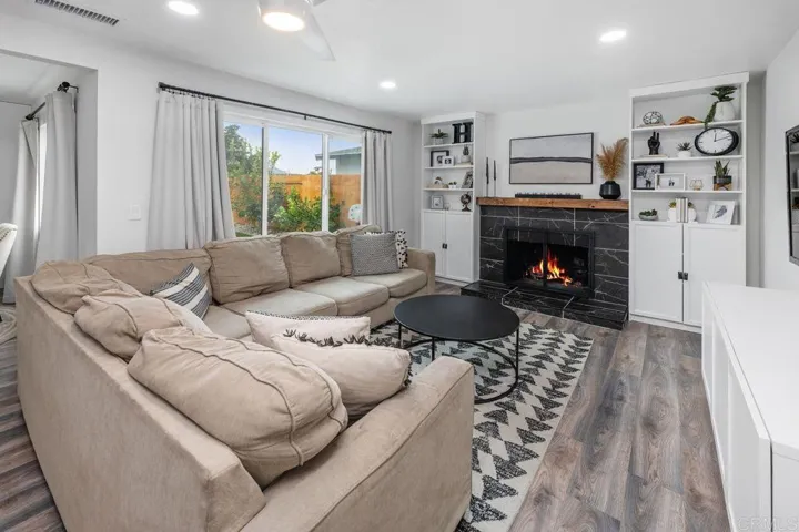9306 Nalini Ct., Santee, California 92071
