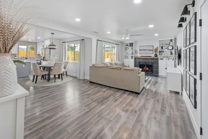9306 Nalini Ct., Santee, California 92071