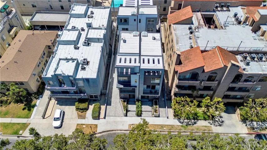 14570 1/2 Dickens Street, Sherman Oaks, California 91403