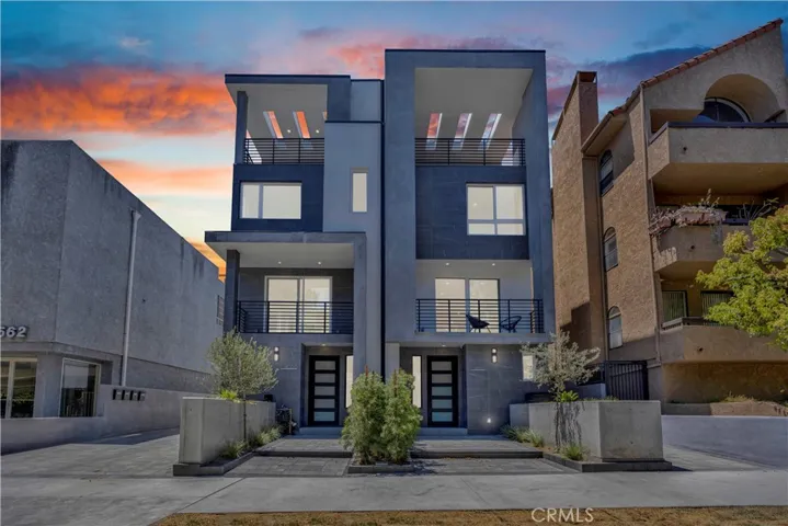 14570 1/2 Dickens Street, Sherman Oaks, California 91403