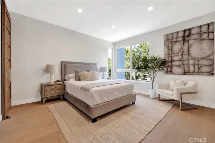 14570 1/2 Dickens Street, Sherman Oaks, California 91403