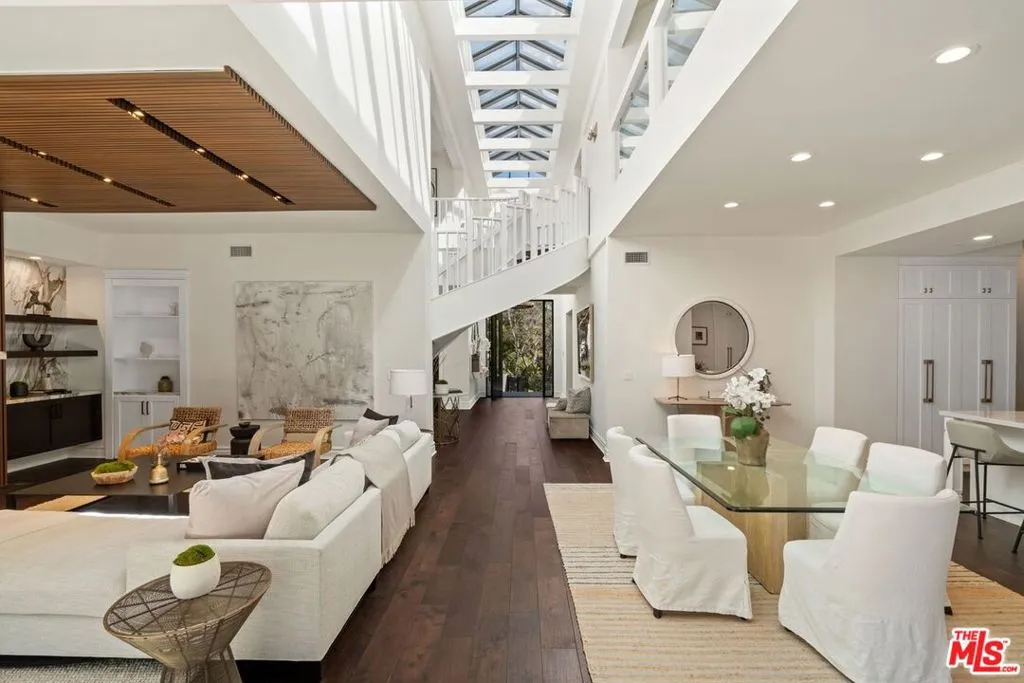 10640 Taranto Way, Los Angeles, California 90077 home-pic-18