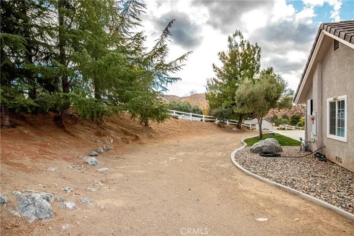 1911 Leandro Road, Acton, California 93510
