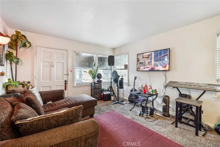 7726 Pickering Avenue, Whittier, California 90602